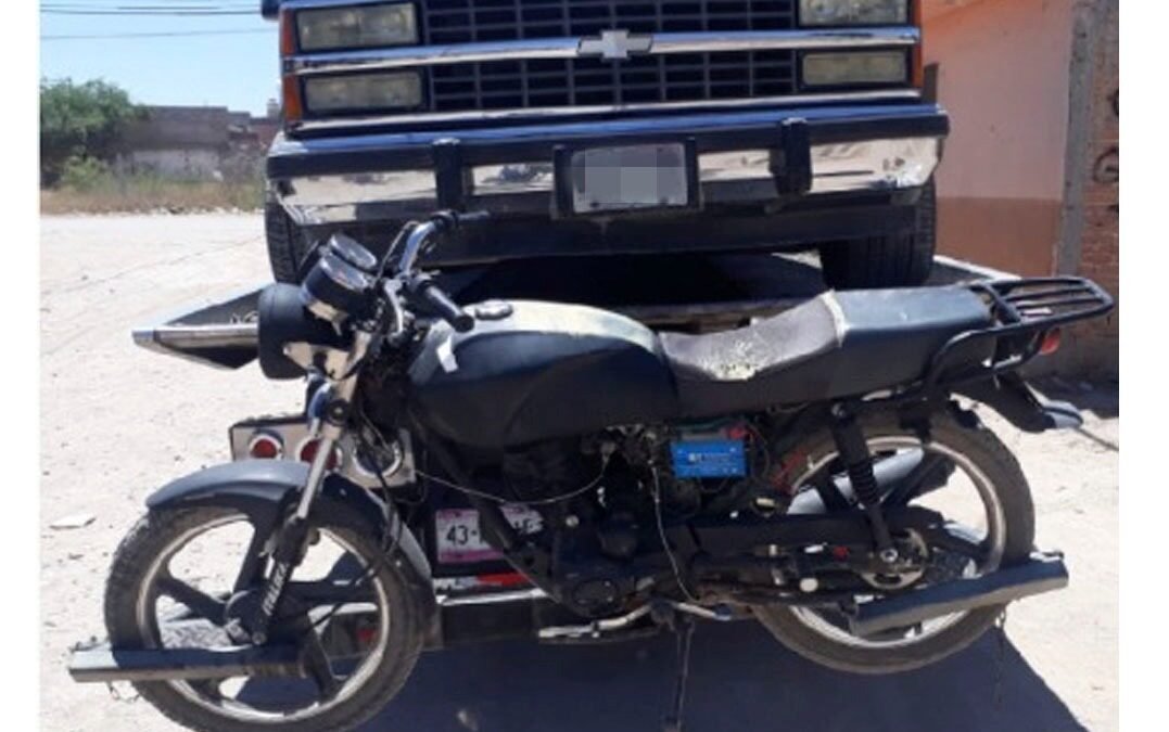 Recuperan una camioneta y una moto robadas en la colonia las flores