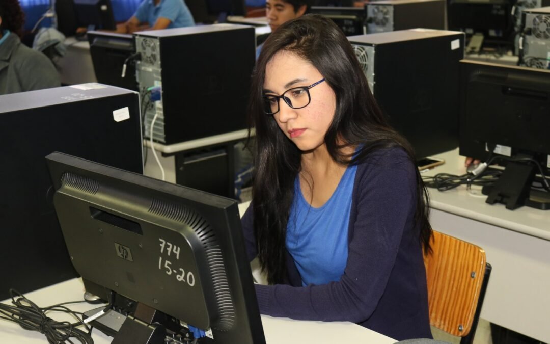 Participan más de 200 docentes en proceso para admisión en educación media superior ciclo 2021-2022