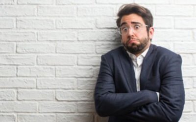 ¿Es usted estúpido? ¡yo le digo por quien votar!
