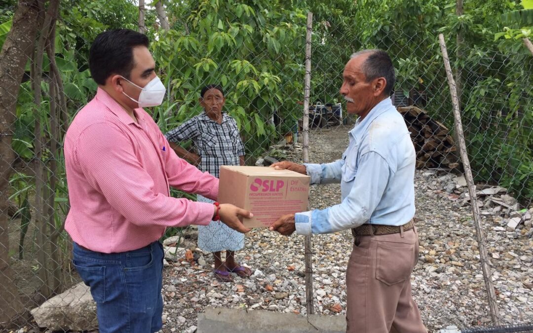 DIF Estatal apoya a las familias de la Huasteca centro afectadas por las lluvias