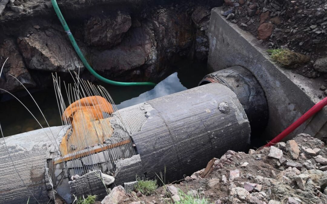 Empresa operadora de El Realito reporta a INTERAPAS otra fuga en ducto
