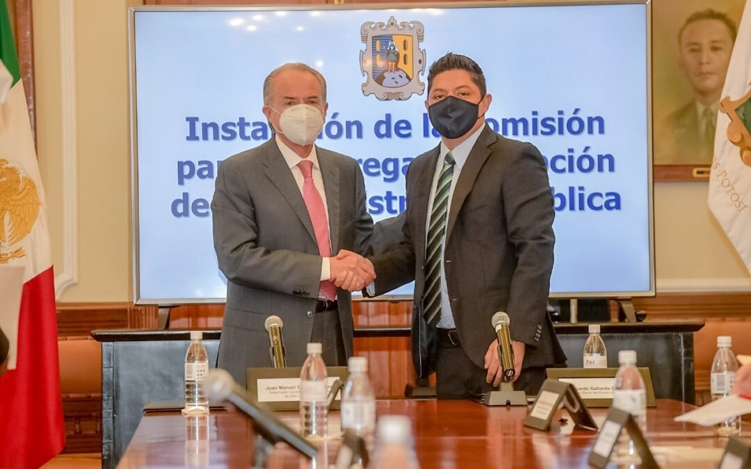 Formalizan JM Carreras y Ricardo Gallardo comisión de entrega-recepción de gobierno de SLP