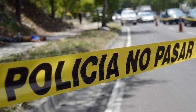 Investigan homicidio de dos hombres en Ciudad Satélite de la capital