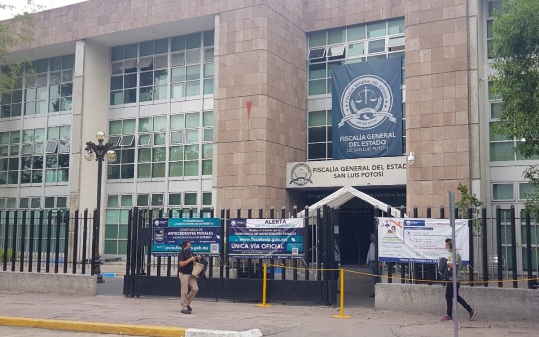 Investigan vehículo del congreso presuntamente involucrado en un robo en Villa de Reyes