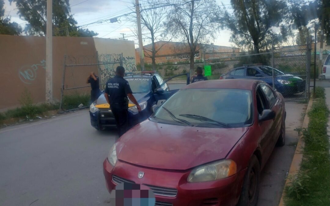 Policías de Soledad recuperan automóvil con reporte de robo