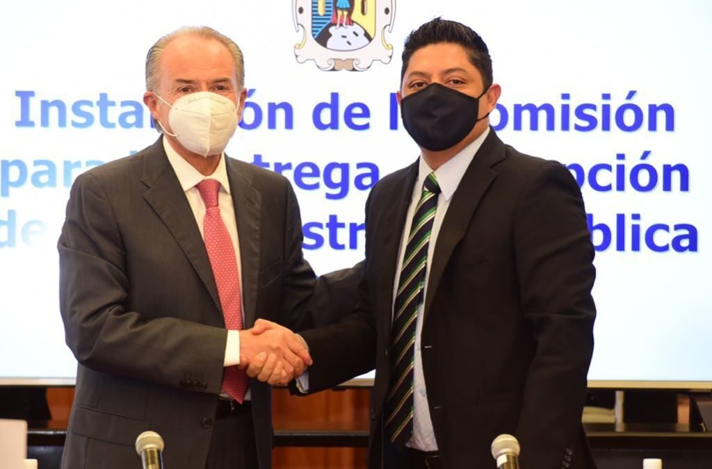 Ricardo Gallardo Cardona y Juan Manuel Carreras López formalizan proceso de entrega-recepción del gobierno de San Luis Potosí