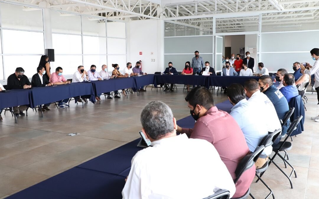 Reconoce Xavier Nava trabajo conjunto con empresarios a favor de SLP