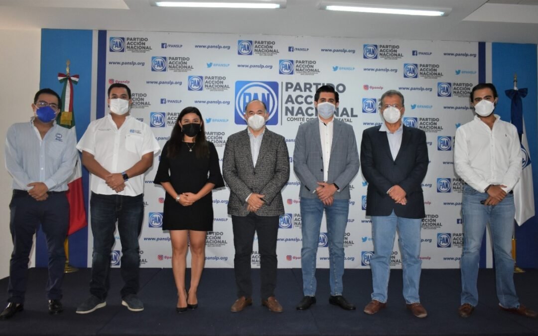 Se reúne Enrique Galindo con regidores electos de acción nacional