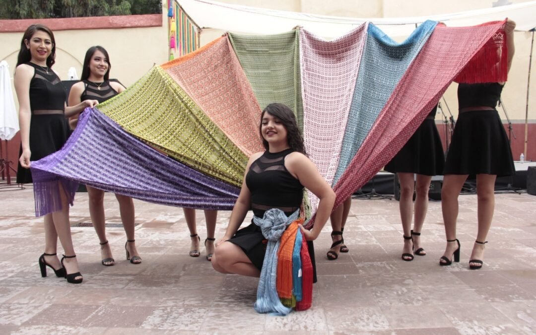 En un ambiente festivo, la comunidad artesanal potosina realizó la tercera venta artesanal
