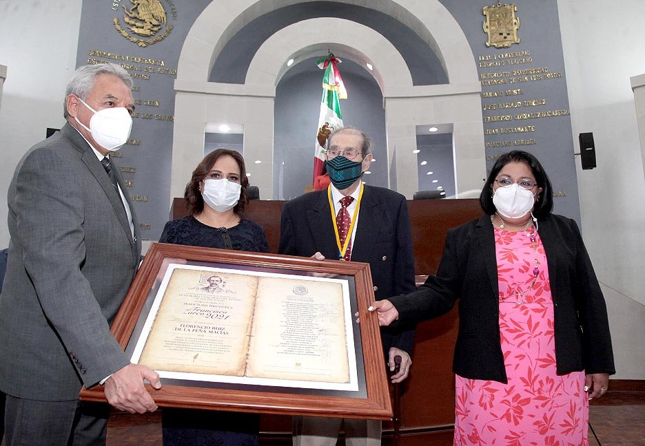 Congreso del Estado entregó la “Presea a la Trayectoria Periodística Francisco Zarco” año 2021, al periodista Florencio Ruíz de la Peña Macías