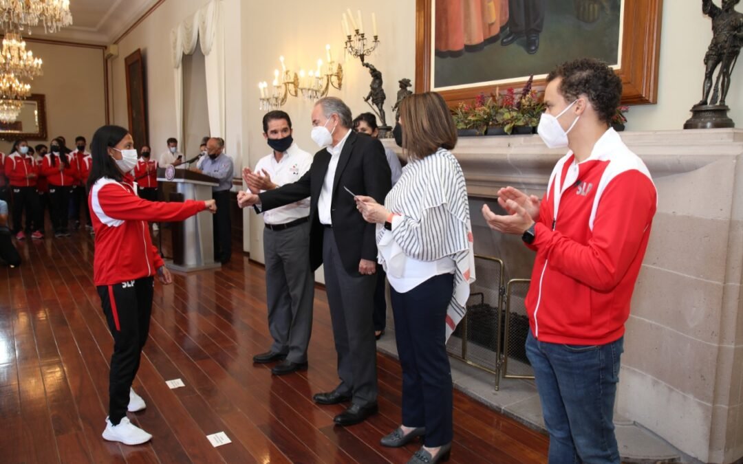 Gobernador JM Carreras reconoce a deportistas que representaron a SLP en juegos nacionales CONADE y olímpicos