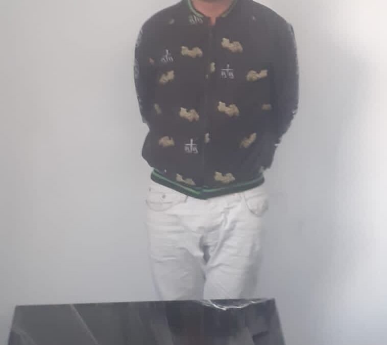 Policías de Soledad detienen a sujeto por intento de robo y amenazas en un motel