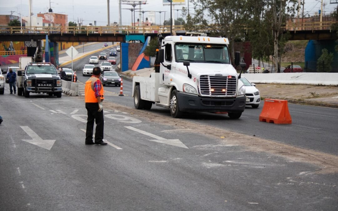DGSPM habilita gaza de incorporación a carriles centrales en avenida salvador nava y puente PEMEX