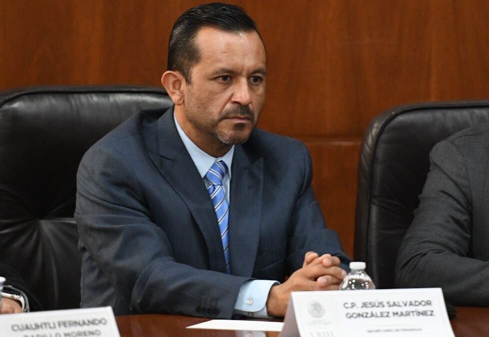 Gratuidad de placas y licencias tiene estudio y sustento: FINANZAS