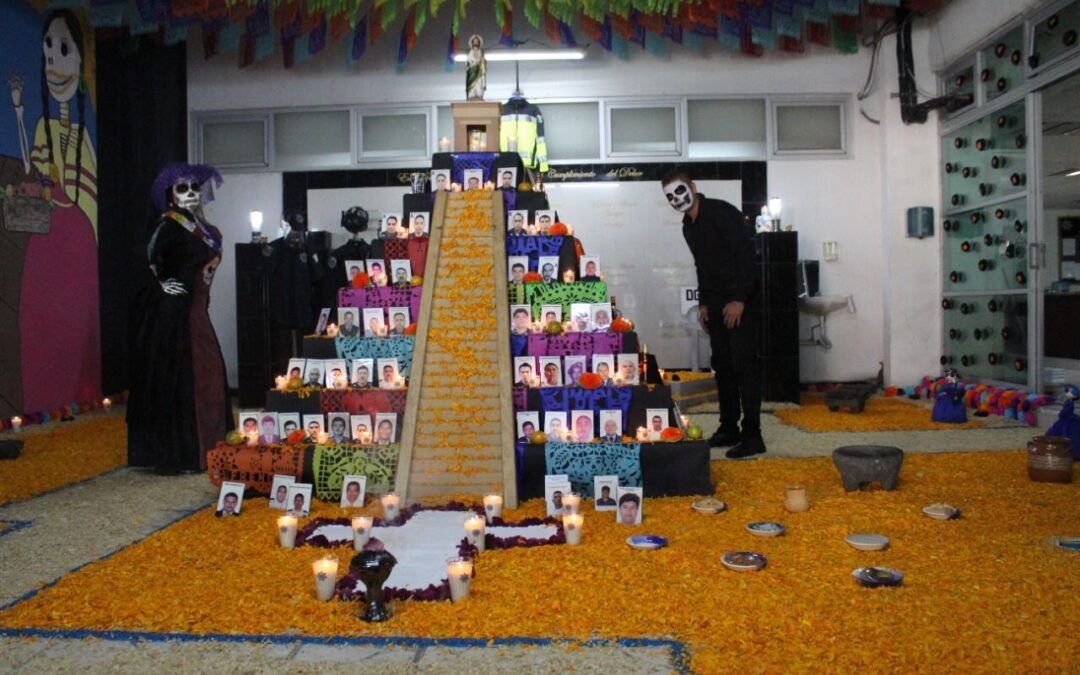 Policía Estatal realiza el tradicional Altar de Muertos en honor a los elementos caídos en cumplimiento de su deber