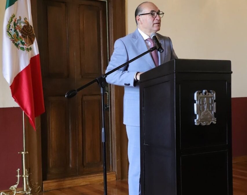 Cabildo de SLP rinde homenaje a la ciudad en el 429 aniversario de su fundación