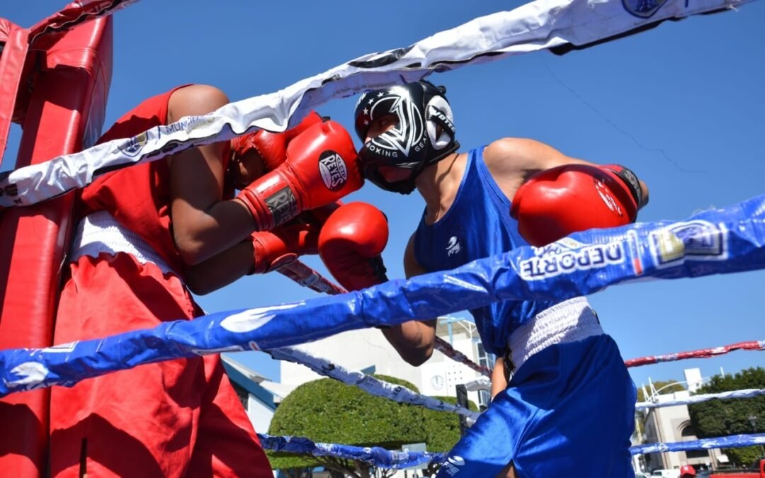 Exhibición de boxeo y entrega de reconocimientos a pugilistas potosinos en Recreovía de Av. Carranza