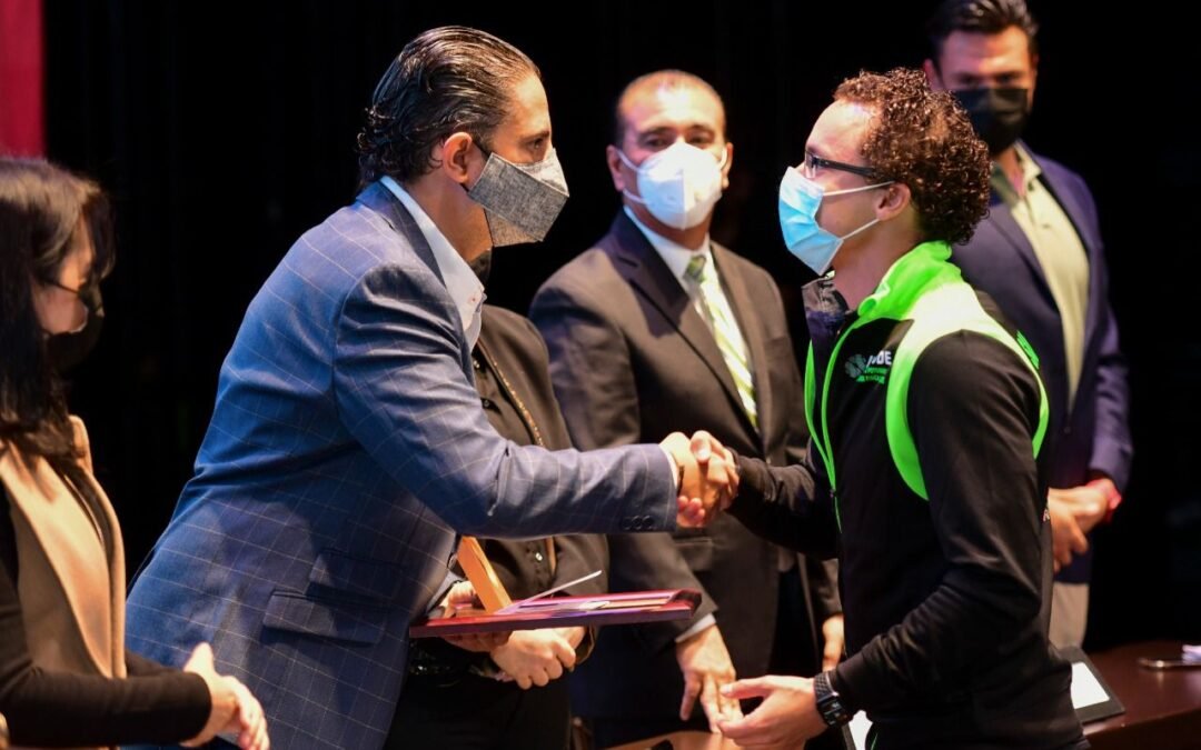 INPODE reconoce a deportistas destacados potosinos