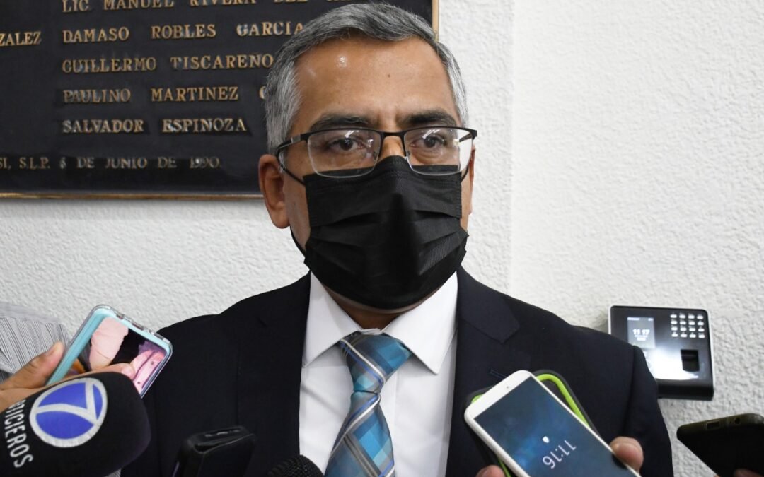 Ruiz Contreras entrega informe de FGE al congreso