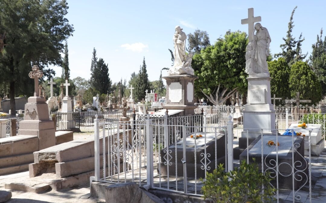 Saldo blanco en panteones municipales por festividades del Día de Muertos: Christian Azuara