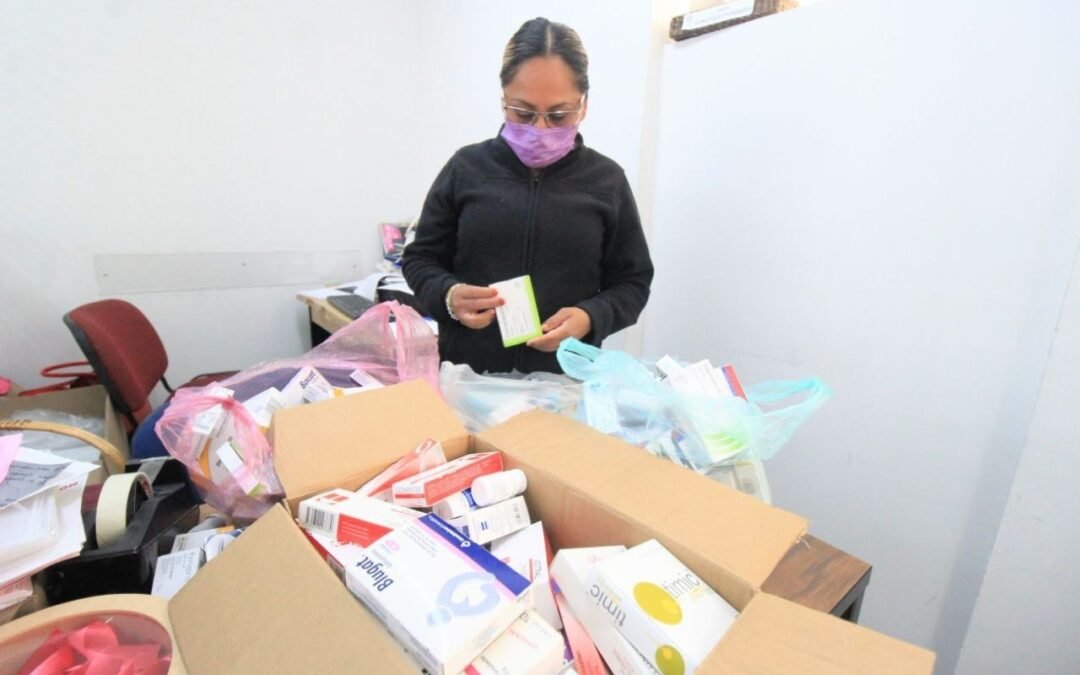 Voluntariado del DIF Municipal arranca campañas de acopio por temporada invernal