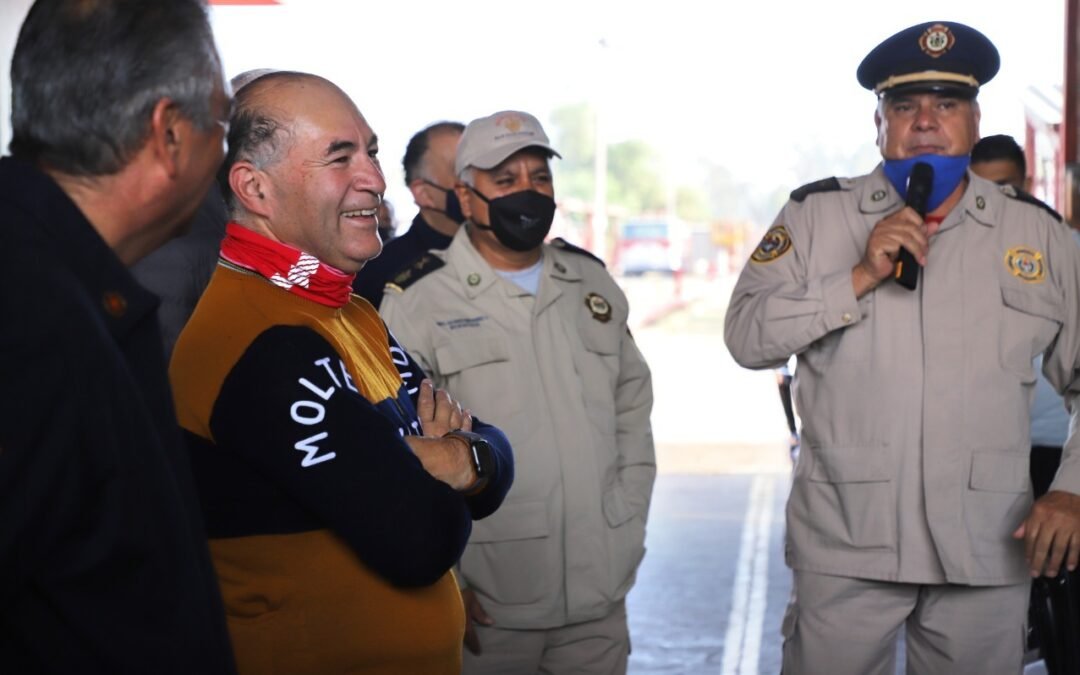 Ayuntamiento dará más recursos a Bomberos, confirma Enrique Galindo