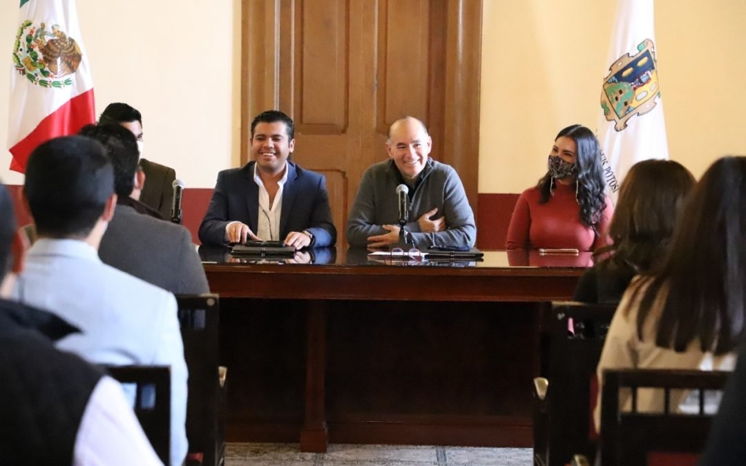 Enrique Galindo firma convenio con CEFIM para profesionalizar el gobierno municipal