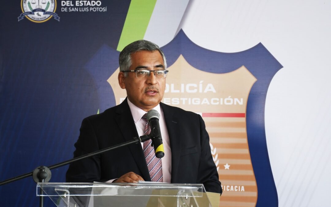Fiscal general reconoce labor de agentes de la policía de investigación