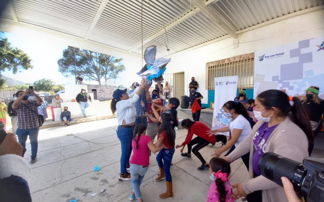 «Caravana Navideña Contigo Sí» lleva alegría a niñas y niños de comunidades de la delegación de Bocas