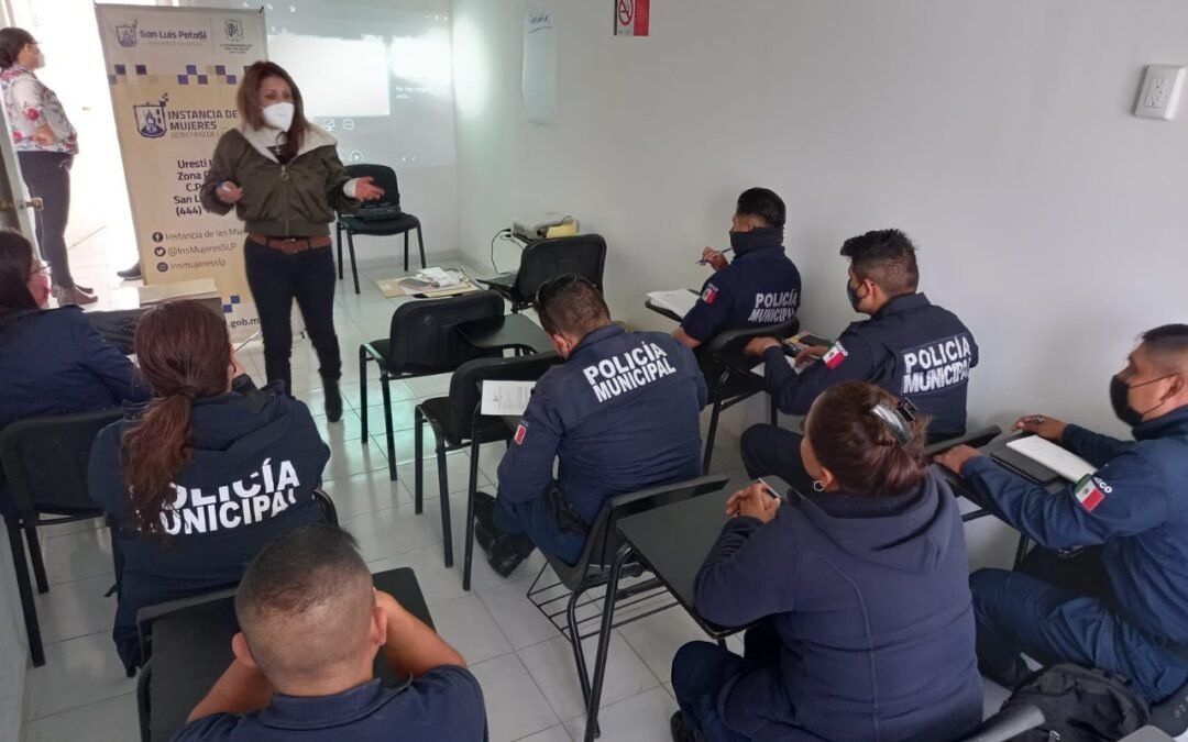 Instancia de las Mujeres capacita a policías en protocolos de atención a violencia contra las mujeres