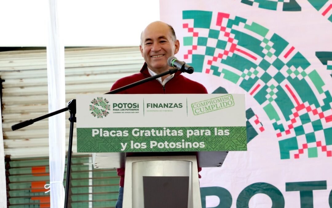 Placas y licencias gratuitas contribuirán a mejorar la seguridad, afirma el alcalde