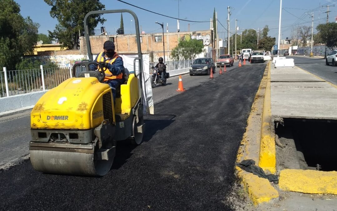 A petición de vecinos, municipio repara tramo de avenida Damián Carmona