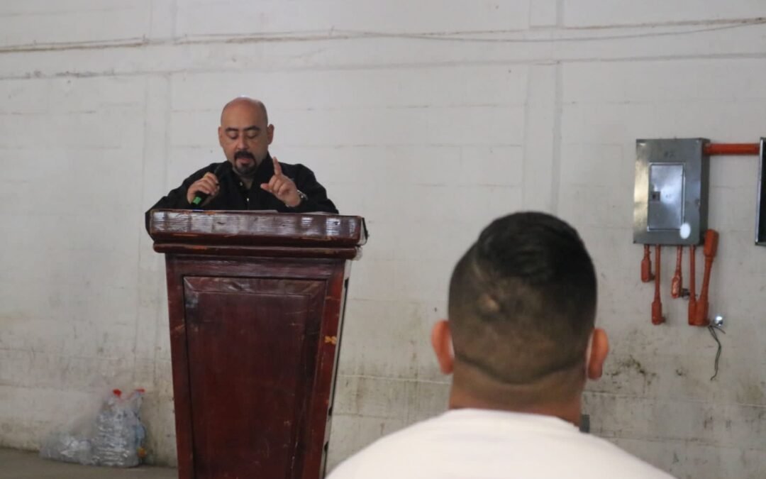 Personas privadas de la libertad reciben certificados de primaria y secundaria