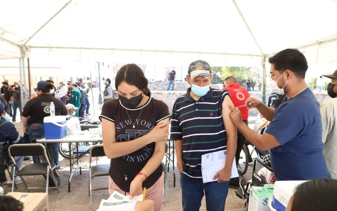 En Pozos, 2 mil 830 potosinos recibieron su vacuna contra COVID-19