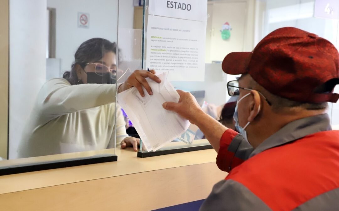 Alto interés de la ciudadanía por renovación de licencias para comercios y anuncios