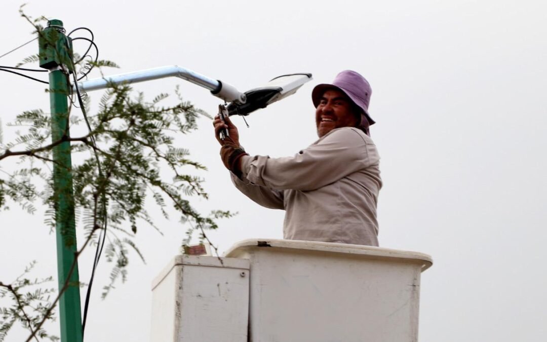 Continúan las acciones para mejorar el alumbrado público en toda la ciudad