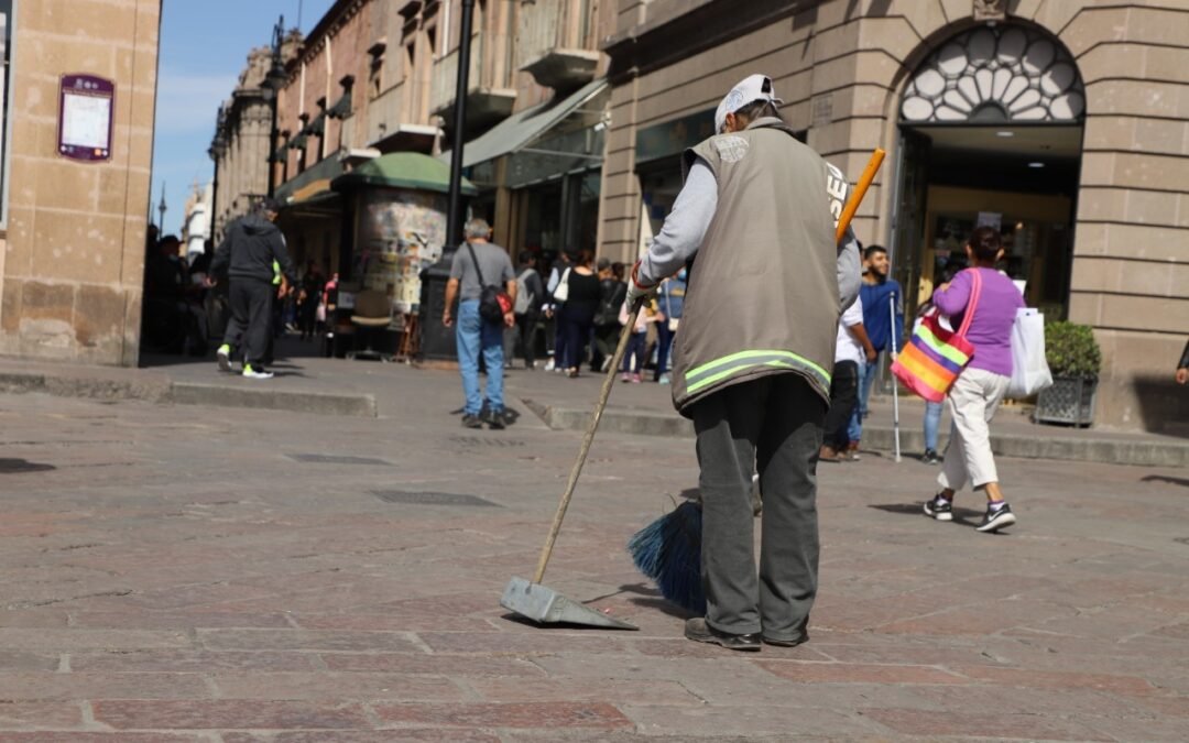 Se mantiene constante la recolección de basura en el Centro Histórico y papeleras de la ciudad