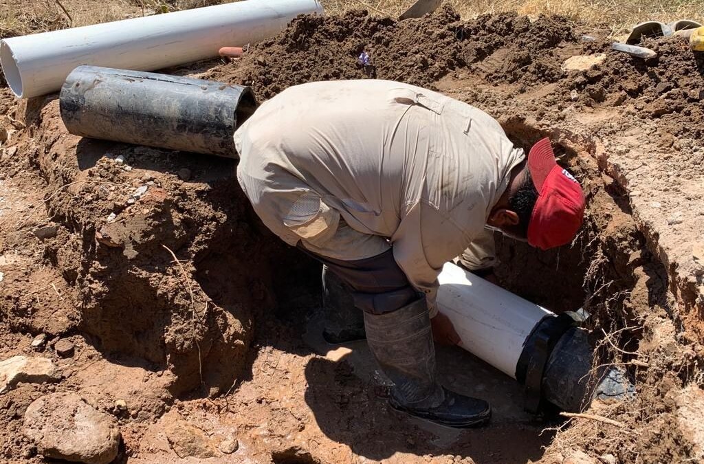 Repara interapas fuga en balcones del valle