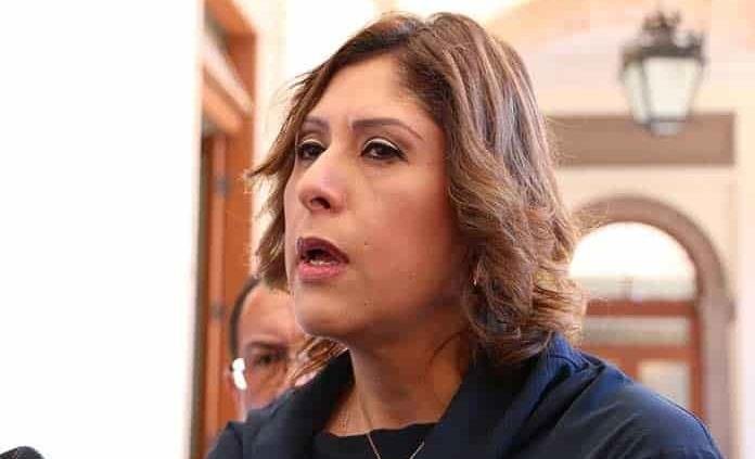 FISCALÍA OBTIENE PRISIÓN PREVENTIVA PARA EX SECRETARIA DE SALUD Y DOS INVOLUCRADOS MÁS