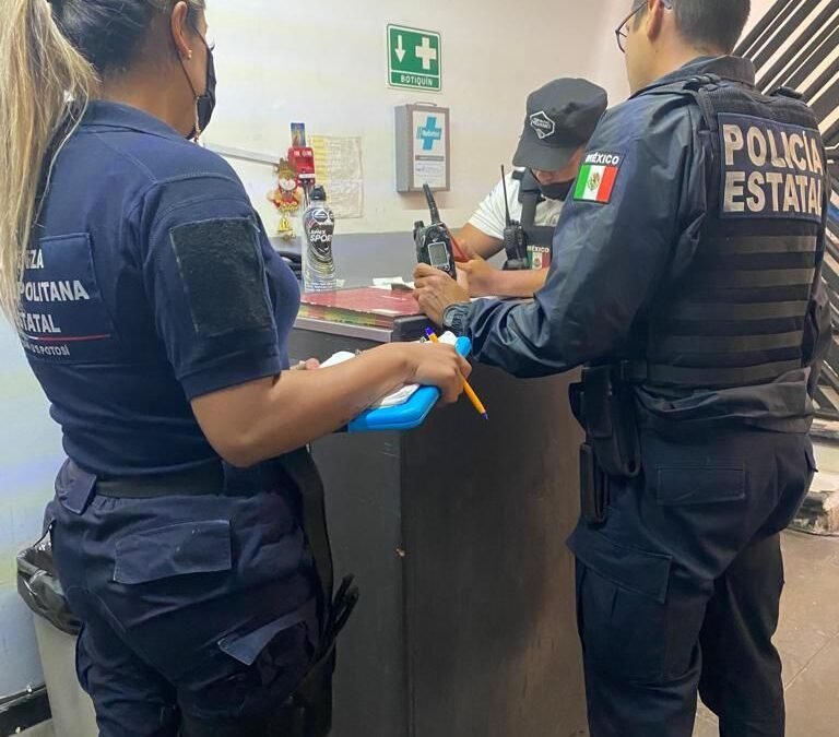 MENOR PRETENDÍA VIAJAR SOLA, POLICÍAS ESTATALES LA REÚNEN CON SU FAMILIA