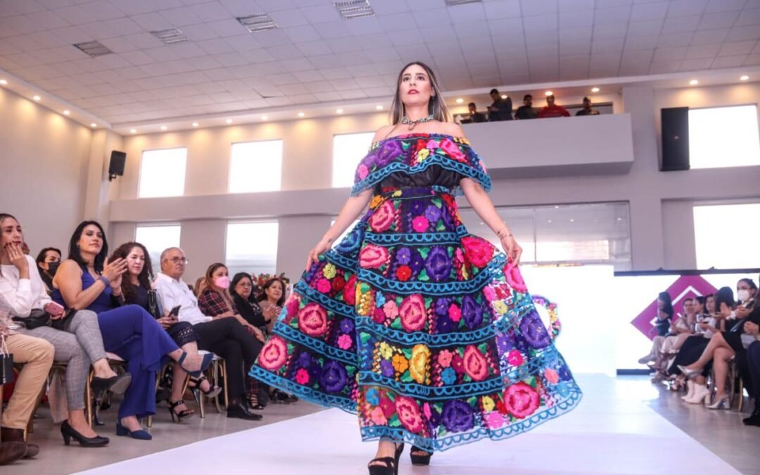 Sistema Municipal DIF realiza desfile de modas para recaudar recursos a favor de la asistencia social