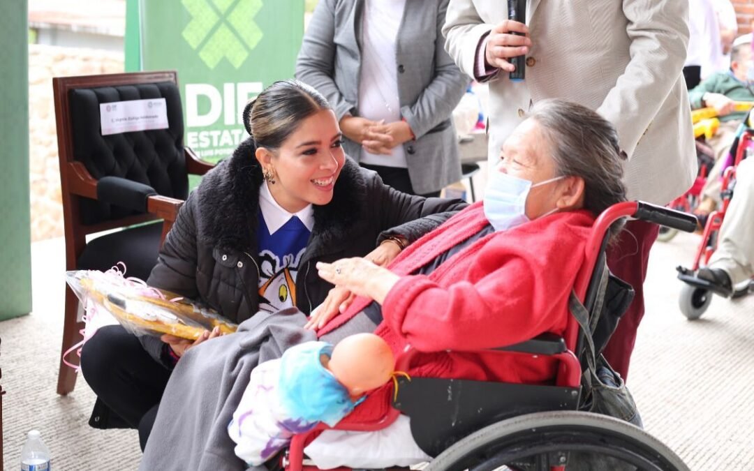 Organiza gobierno convivencia para niños y adultos mayores de casas de asistencia