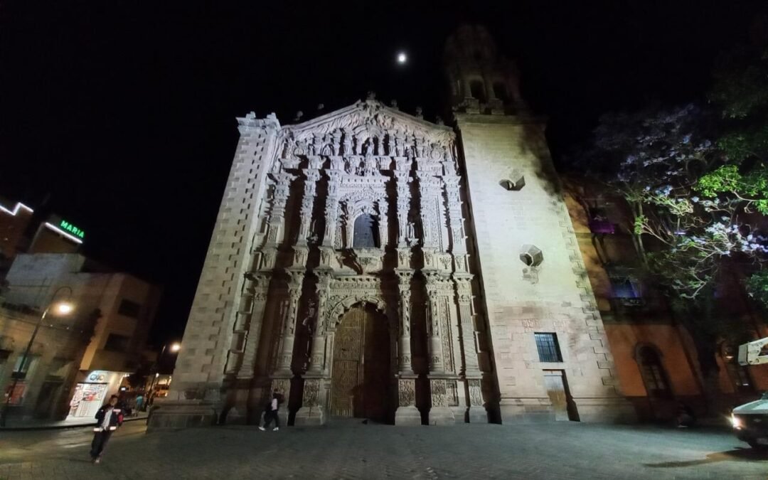 El Centro Histórico de SLP tiene nueva iluminación escénica para Semana Santa