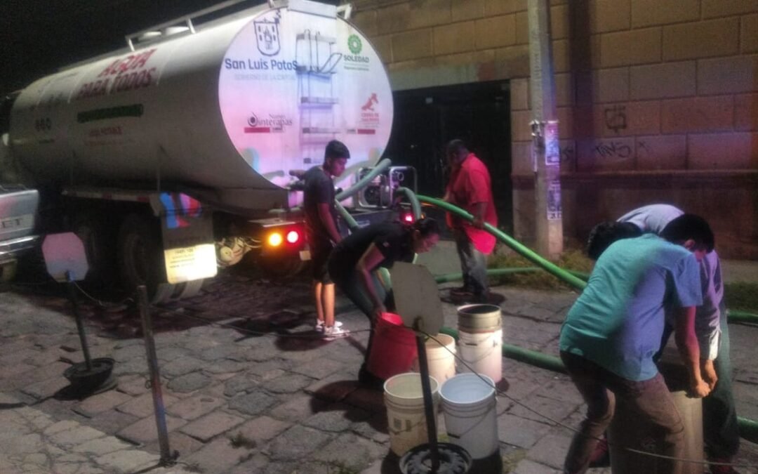 EN DOS DÍAS, ENTREGA INTERAPAS 4.5 MILLONES DE LITROS DE AGUA A VECINOS DE LA AVENIDA MÉXICO