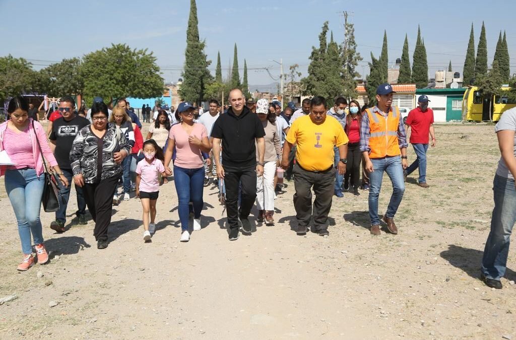 El Domingo de Pilas intervino y mejoró las áreas verdes de la colonia Valle Escondido