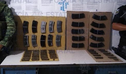 POLICÍA ESTATAL Y SEDENA ASEGURAN IMPORTANTE CARGAMENTO DE CARTUCHOS ÚTILES Y CARGADORES EN ESTACIÓN LAS PALMAS