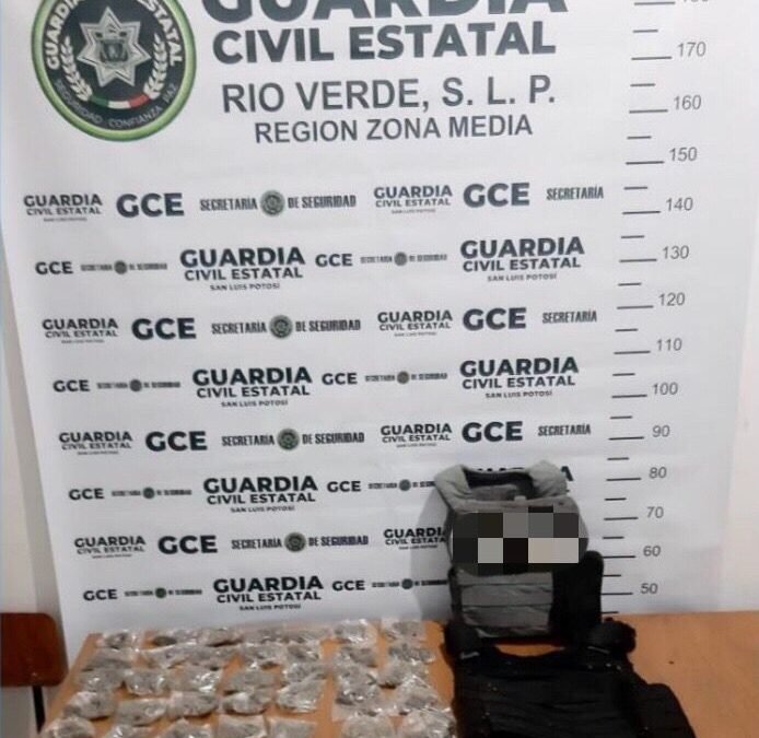 Guardia Civil Estatal asegura droga y chalecos tácticos en un vehículo abandonado