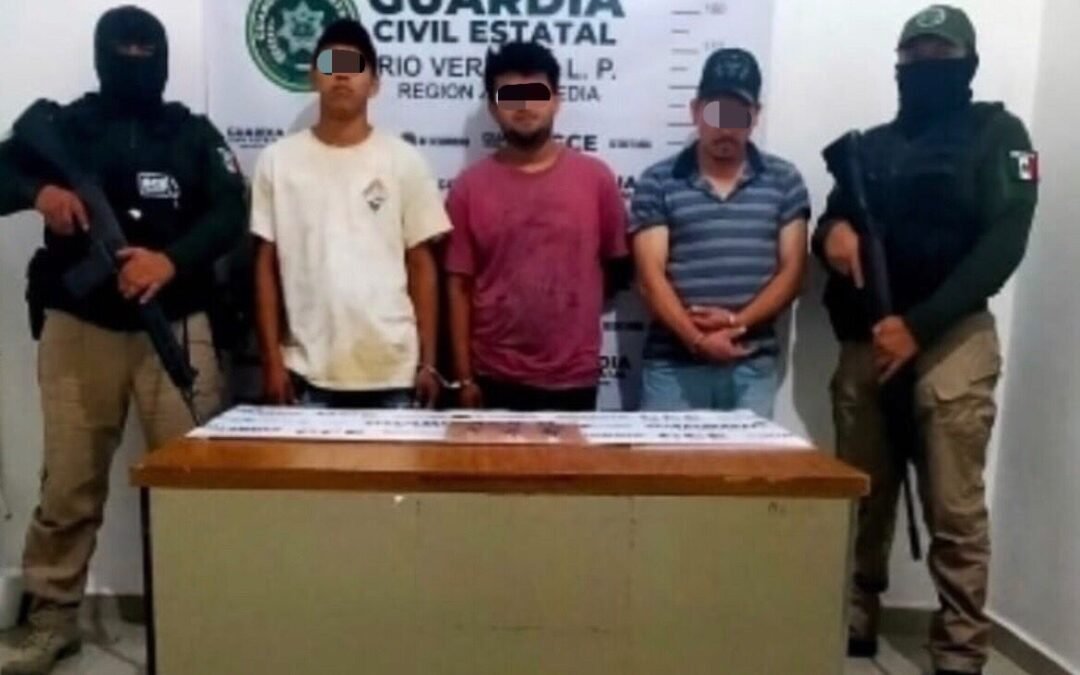 Detienen a tres hombres por robo de auto y daños en hotel