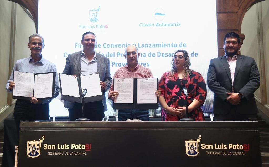 Gobierno de la Capital vinculará a empresas potosinas con armadoras de vehículos