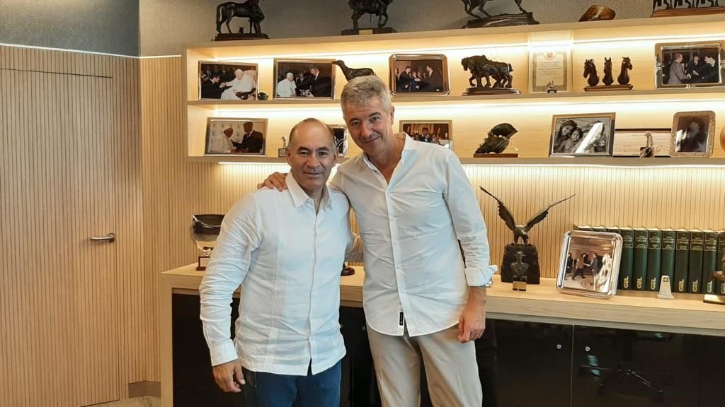 Alcalde Enrique Galindo gestiona proyecto de inversión con el Atlético de Madrid, en beneficio de la comunidad potosina